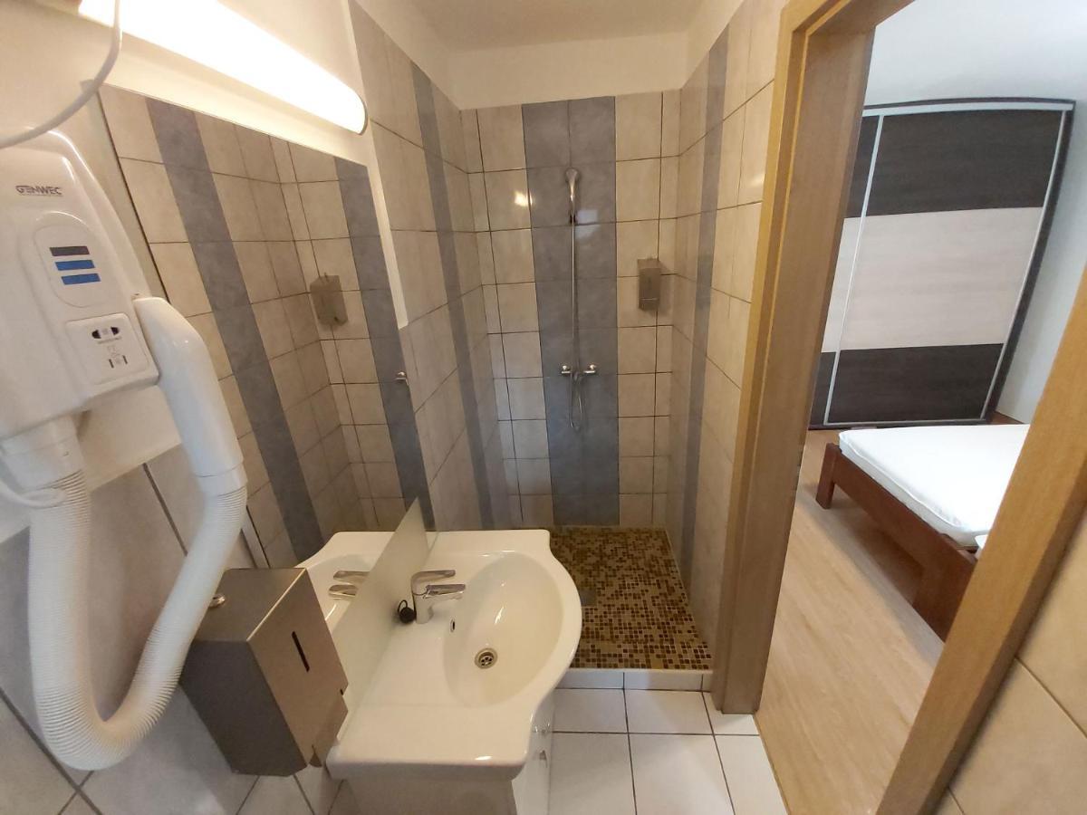 タタ Mamutfenyo Panzio Bed & Breakfast エクステリア 写真