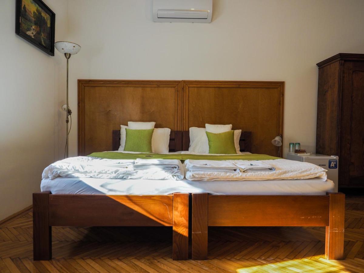 タタ Mamutfenyo Panzio Bed & Breakfast エクステリア 写真