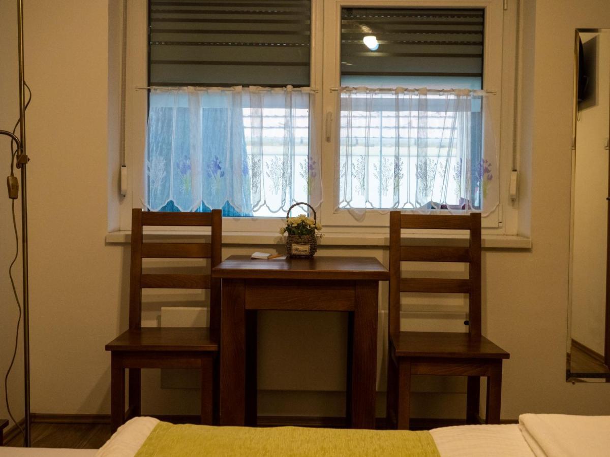 タタ Mamutfenyo Panzio Bed & Breakfast エクステリア 写真