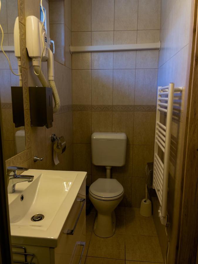 タタ Mamutfenyo Panzio Bed & Breakfast エクステリア 写真